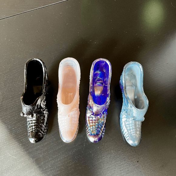 Boyd Crystal Art Glass Daisy Button Cat Slipper Silver Carnival Glass Shoe B285 - Picture 10 of 10